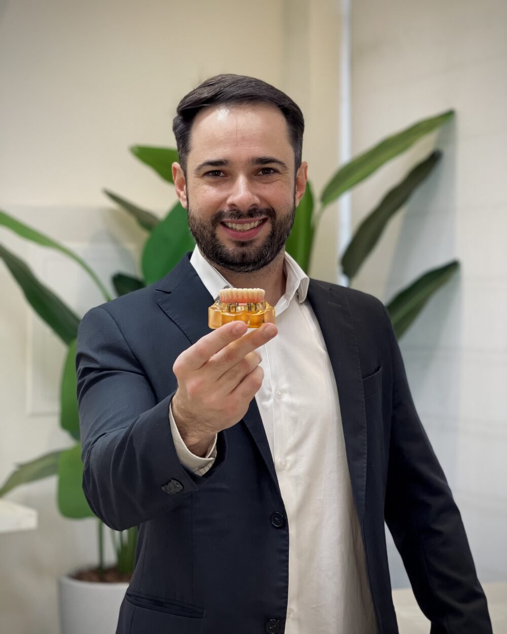 Dr. Pedro Henrique Neiro, cirurgião-dentista CRO-PR 21.768